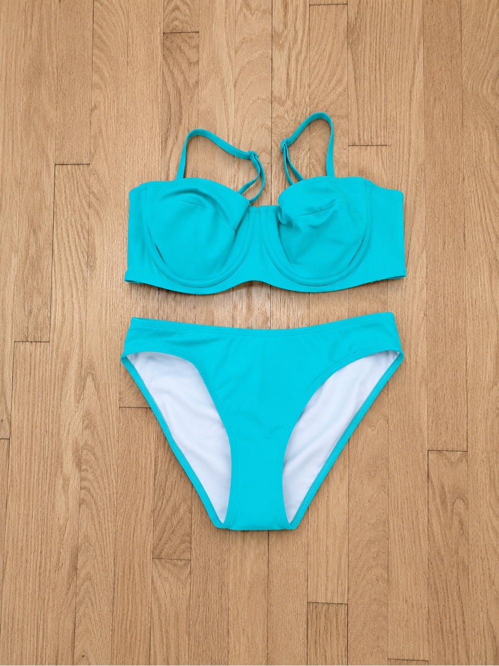 VENUS Teal Balconette Top and Classic Scoop Bottom Bikini Set (38D / Size 10)
